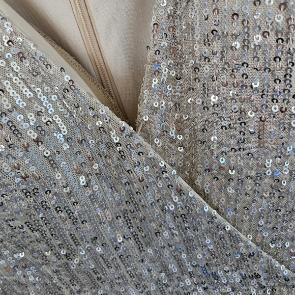 Ieena for Mac Duggal Silver Sequin High Slit Ruffle Formal Gown NWOT Size 10 - Picture 4 of 16